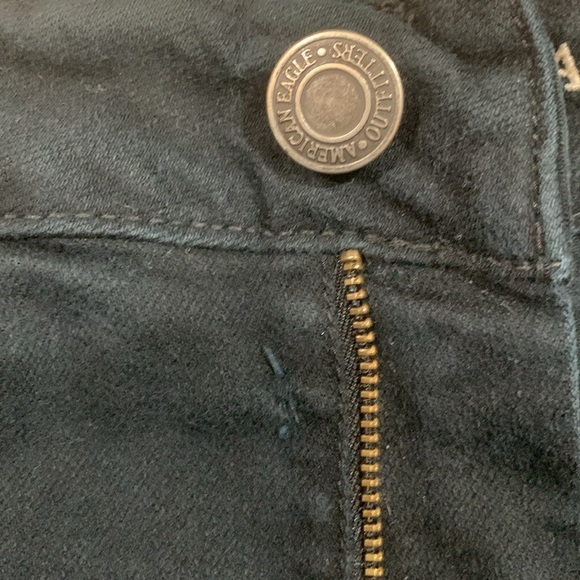American Eagle Stretch Black Distressed Denim Shorts size 4 - Picture 8 of 8
